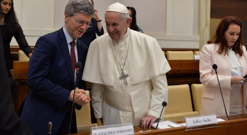 La contre-église invite le globaliste pro-avortement Jeffrey Sachs à la Conférence sur l’Économie de François