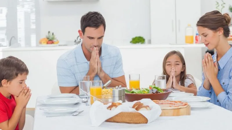 Quinze Bénédicités à chanter avant les repas
