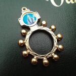 Dizainier pendentif à l'effigie de la Vierge Miraculeuse