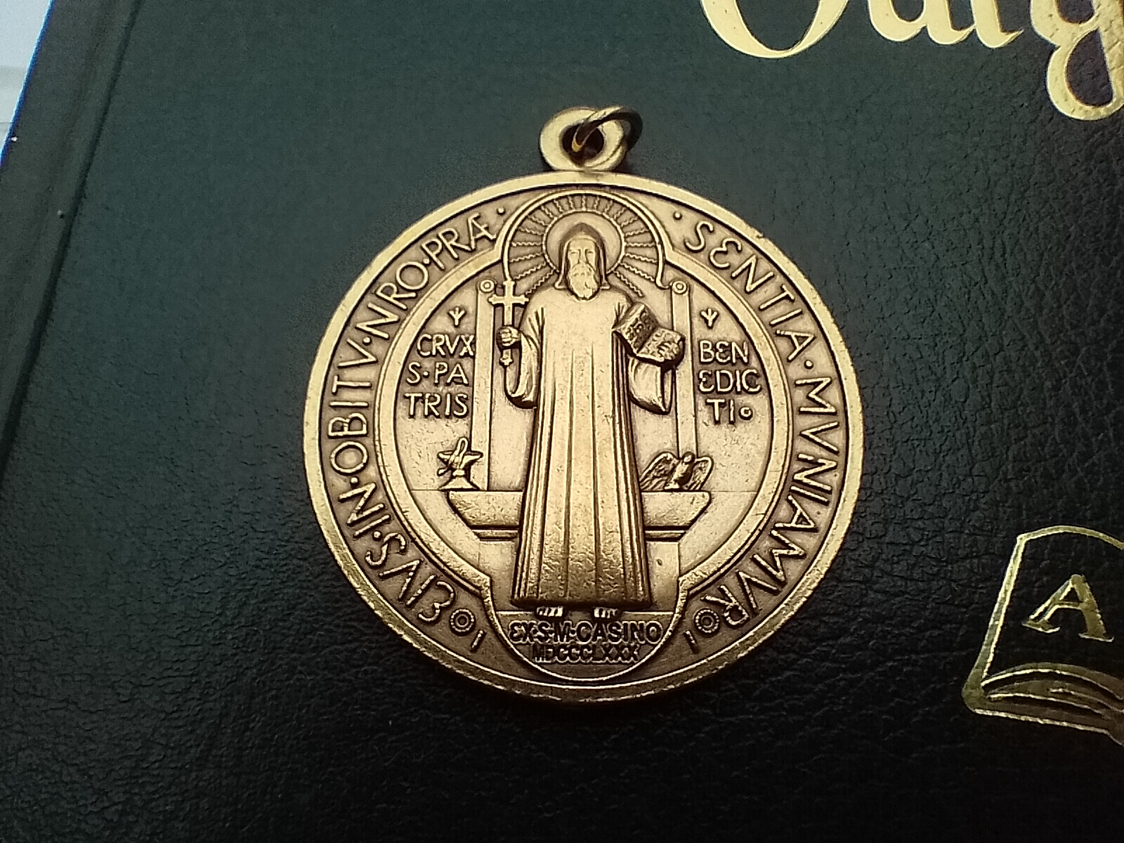 Médaille de saint Benoît (plusieurs modèles) – Image 3