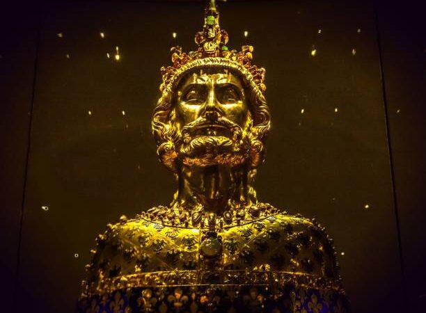 Le règne de Saint Charlemagne, par Bossuet