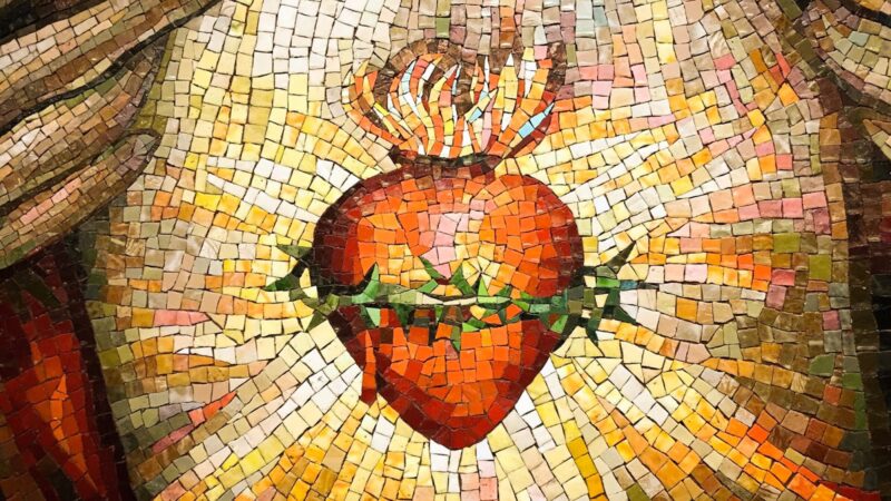JUIN le mois du Sacré Cœur : Quand le Ciel appelle la France à la pénitence et à l’amour