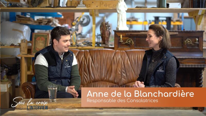 Qu’est-ce-que “les consolatrices” ? Rencontre avec Anne – SOUS LA CROIX