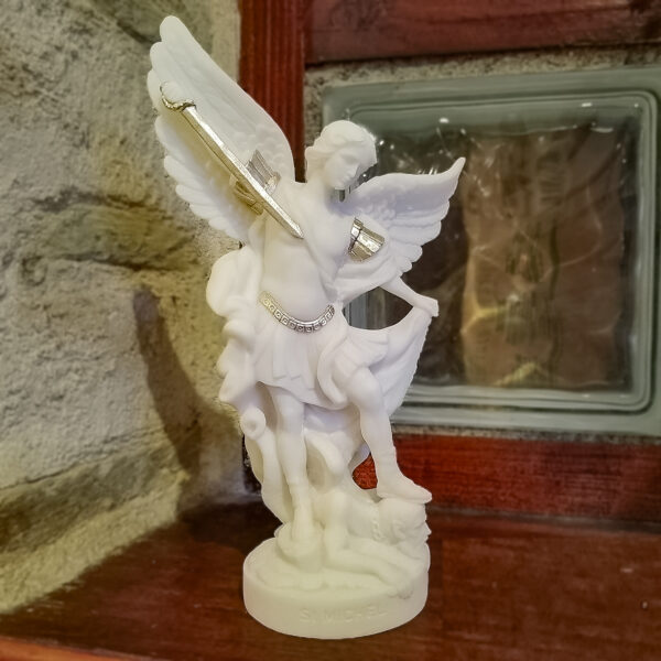 Statue de Saint Michel Archange en albâtre avec dorures - 25 cm